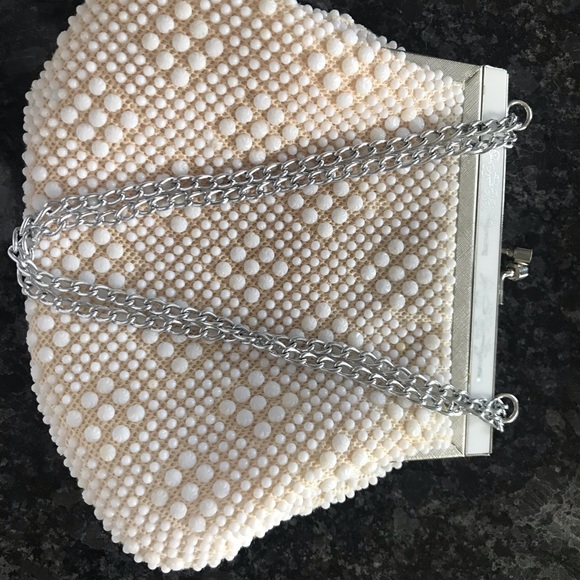 Clutch - Picture 5 of 7